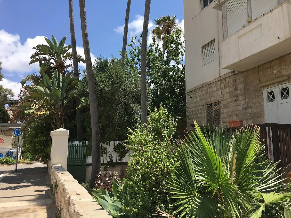 Zolo House On The Beach Apartment Haifa Israel